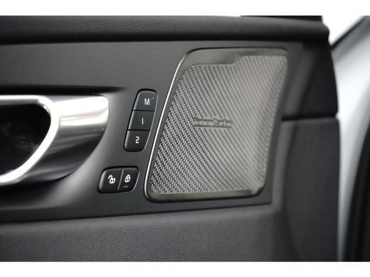 Volvo  XC60 2.0 T6 AWD Recharge Plus Black Edition | Panoramadak | Harman/Kardon | Memory | Head-up | 360 Camera ActivLease financial lease