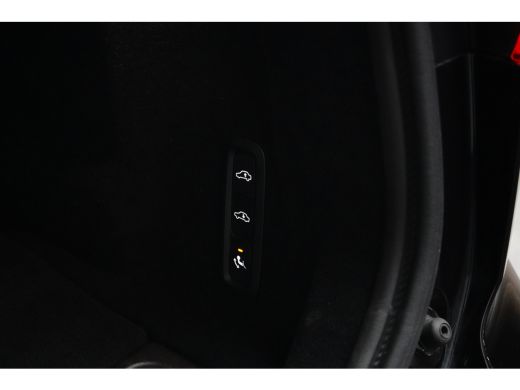 Volvo  XC60 2.0 T6 Plug-in hybrid AWD Plus Black Edition | Achterruitverwarming | Achteruitrijcamera | Elektr... ActivLease financial lease