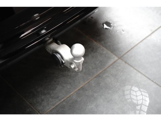 Volvo  XC60 2.0 T6 Plug-in hybrid AWD Plus Black Edition | Achterruitverwarming | Achteruitrijcamera | Elektr... ActivLease financial lease