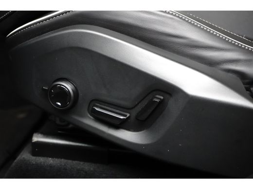 Volvo  XC60 2.0 T6 Plug-in hybrid AWD Plus Black Edition | Achterruitverwarming | Achteruitrijcamera | Elektr... ActivLease financial lease