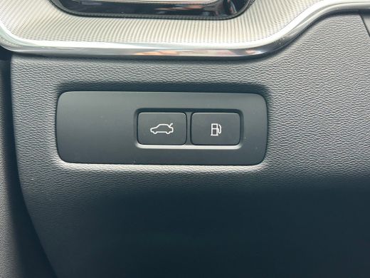 Volvo  XC60 T6 Plus Dark Recharge Plug-In Hybrid AWD | Pano | Memory | 360 camera | Verwarmde voorruit | BLIS... ActivLease financial lease