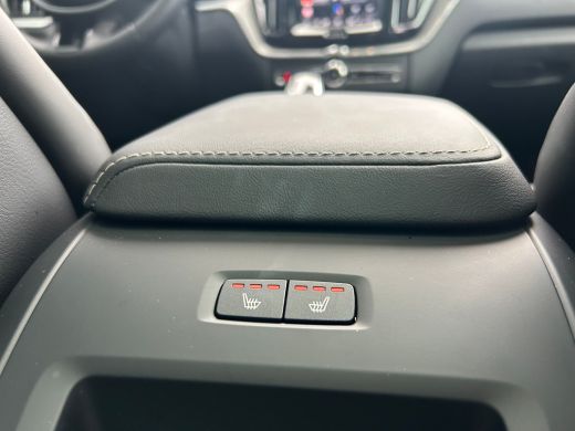 Volvo  XC60 T6 Plus Dark Recharge Plug-In Hybrid AWD | Pano | Memory | 360 camera | Verwarmde voorruit | BLIS... ActivLease financial lease