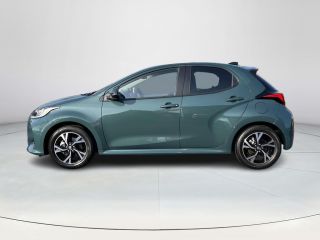 Toyota Yaris 1.5 Hybrid 115 Dynamic | Forest green metallic | Nieuw uit voorraad leverbaar |