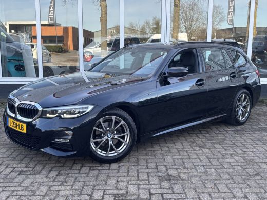 BMW 3 Serie Touring 318i Business Edition | M Pakket | Sfeerverlichting | Apple Carplay | Parkeercamera ActivLease financial lease