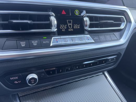 BMW 3 Serie Touring 318i Business Edition | M Pakket | Sfeerverlichting | Apple Carplay | Parkeercamera ActivLease financial lease