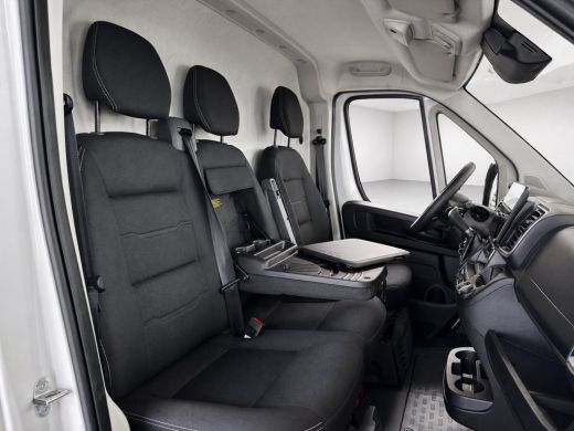 Citroën Jumper 2.2 BlueHDi 140pk Automaat L3H2 3.5t Zwaar | Achteruitrijcamera | Airco (automatisch) | Apple Car... ActivLease financial lease