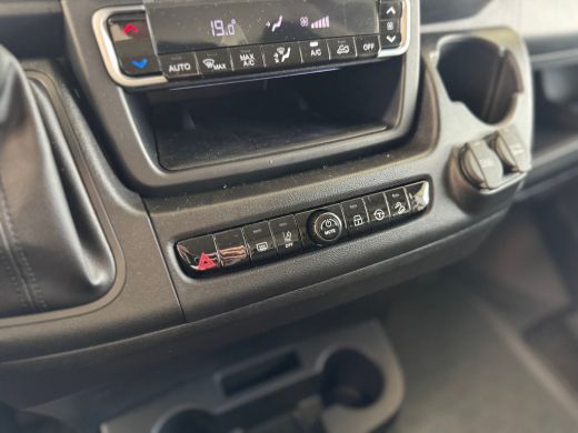 Citroën Jumper 2.2 BlueHDi 140pk Automaat L3H2 3.5t Zwaar | Achteruitrijcamera | Airco (automatisch) | Apple Car... ActivLease financial lease