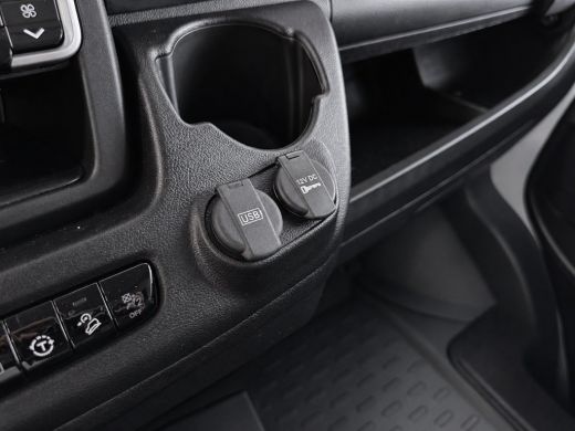 Citroën Jumper 2.2 BlueHDi 140pk Automaat L3H2 3.5t Zwaar | Achteruitrijcamera | Airco (automatisch) | Apple Car... ActivLease financial lease