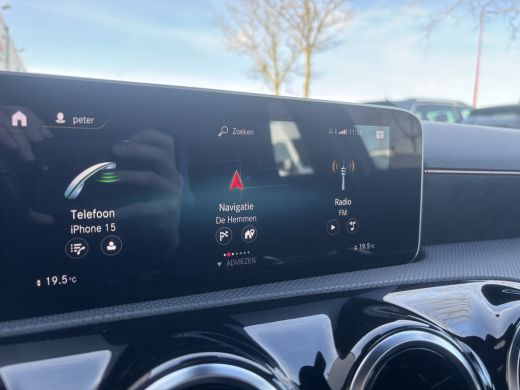 Mercedes-Benz A-Klasse 160 Business Solution AMG Pakket Mountain Gray Metallic! | Stoelverwarming | Apple Carplay | Lane... ActivLease financial lease