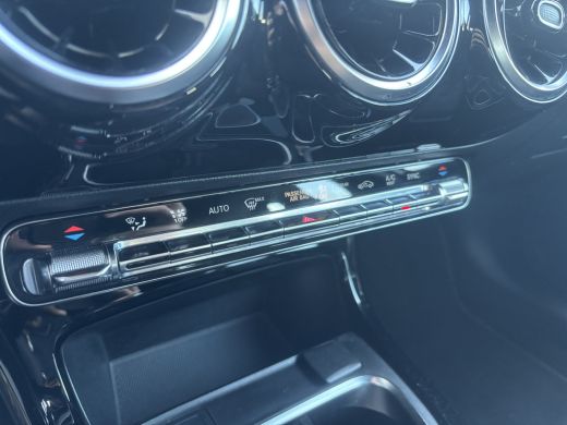 Mercedes-Benz A-Klasse 160 Business Solution AMG Pakket Mountain Gray Metallic! | Stoelverwarming | Apple Carplay | Lane... ActivLease financial lease