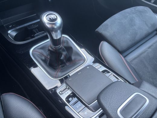 Mercedes-Benz A-Klasse 160 Business Solution AMG Pakket Mountain Gray Metallic! | Stoelverwarming | Apple Carplay | Lane... ActivLease financial lease