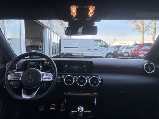 Mercedes-Benz A-Klasse 160 Business Solution AMG Pakket Mountain Gray Metallic! | Stoelverwarming | Apple Carplay | Lane... ActivLease financial lease