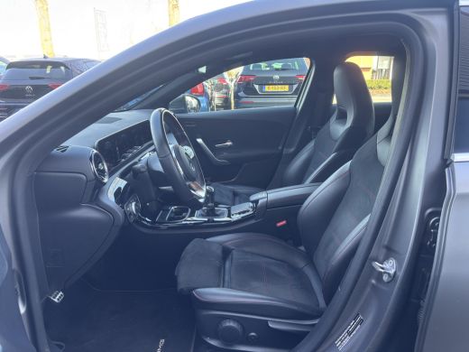 Mercedes-Benz A-Klasse 160 Business Solution AMG Pakket Mountain Gray Metallic! | Stoelverwarming | Apple Carplay | Lane... ActivLease financial lease