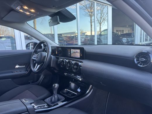 Mercedes-Benz A-Klasse 160 Business Solution | Mbux | Stoelverwarming | Parkeercamera | Lane Assist ActivLease financial lease