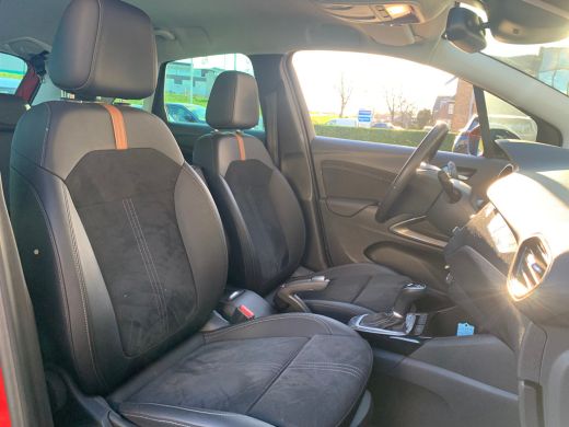Opel Crossland 1.2 Turbo Ultimate Airco | Alcantara | Camera | Cruise Control | Keyless | LED | Navi | PDC V&A |... ActivLease financial lease