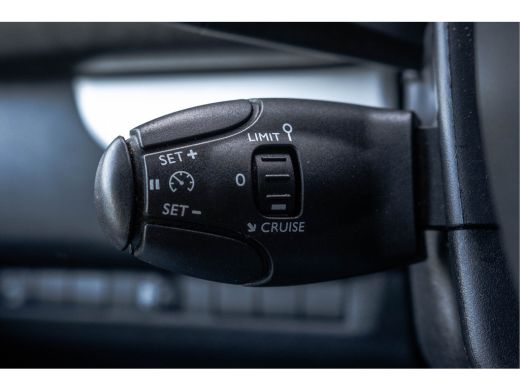 Opel Vivaro 2.0 L3H1 | 5-Zits | Camera | Cruise | Airco | Trekhaak | Stoelhoezen! ActivLease financial lease