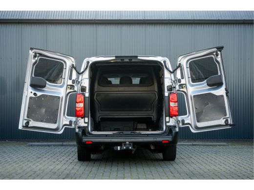 Opel Vivaro 2.0 L3H1 | 5-Zits | Camera | Cruise | Airco | Trekhaak | Stoelhoezen! ActivLease financial lease