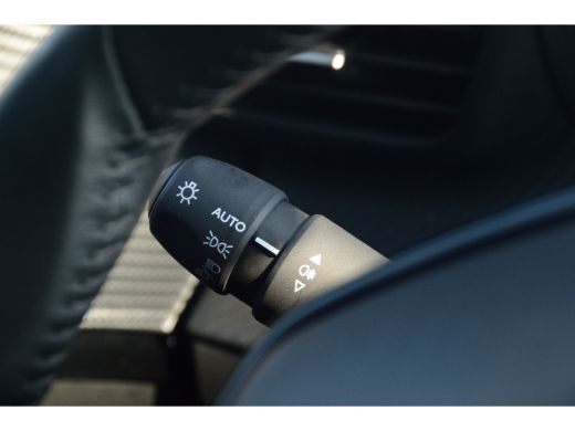 Peugeot e-208 EV Active Pack 50 kWh | Stoelverwarming | Cruise Control | Keyless Start | Apple Carplay / Androi... ActivLease financial lease