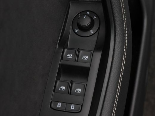 Skoda Superb Combi 1.4 TSi 218 Pk Automaat iV Sportline Business | Panoramadak | Adaptive Cruise | CarPlay | N... ActivLease financial lease