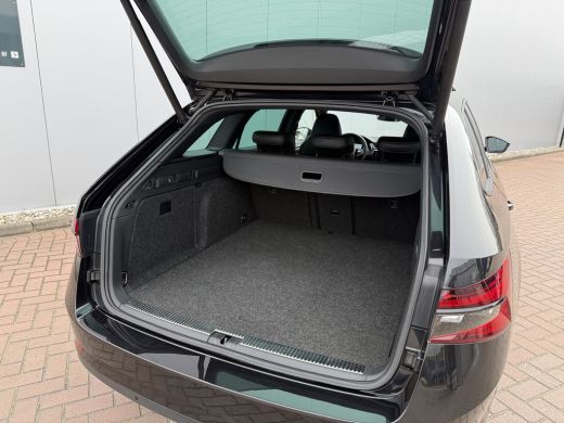 Skoda Superb Combi 1.4 TSI iV 218pk Sportline Business ActivLease financial lease