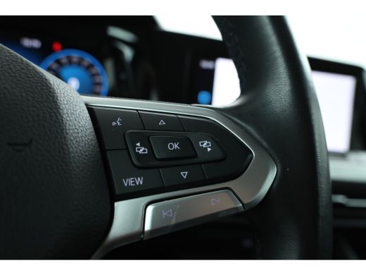 Volkswagen Golf 2.0 TDI Life Business Automaat, Navigatie, ActivLease financial lease