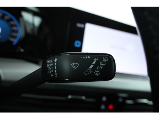 Volkswagen Golf 2.0 TDI Life Business Automaat, Navigatie, ActivLease financial lease