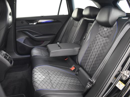 Volkswagen Passat Variant 1.5 eHybrid R-Line Business 204Pk DSG/AUTO | Head up Display | Trekhaak Elecktrisch | Mas... ActivLease financial lease