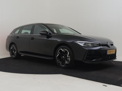 Volkswagen Passat Variant 1.5 eHybrid R-Line Business 204Pk DSG/AUTO | Head up Display | Trekhaak Elecktrisch | Mas... ActivLease financial lease