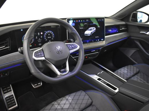 Volkswagen Passat Variant 1.5 eHybrid R-Line Business 204Pk DSG/AUTO | Head up Display | Trekhaak Elecktrisch | Mas... ActivLease financial lease