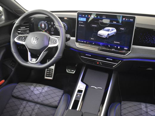 Volkswagen Passat Variant 1.5 eHybrid R-Line Business 204Pk DSG/AUTO | Head up Display | Trekhaak Elecktrisch | Mas... ActivLease financial lease