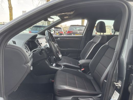 Volkswagen T-Roc 1.5 TSI Sport 2x R-Line | Parkeer Camera | Adaptieve Cruise | Navi ActivLease financial lease
