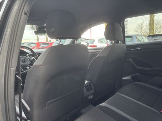 Volkswagen T-Roc 1.5 TSI Sport 2x R-Line | Parkeer Camera | Adaptieve Cruise | Navi ActivLease financial lease