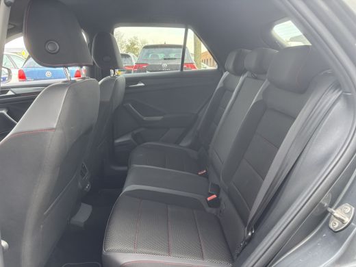 Volkswagen T-Roc 1.5 TSI Sport 2x R-Line | Parkeer Camera | Adaptieve Cruise | Navi ActivLease financial lease