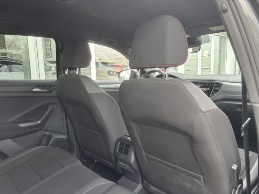 Volkswagen T-Roc 1.5 TSI Sport 2x R-Line | Parkeer Camera | Adaptieve Cruise | Navi ActivLease financial lease
