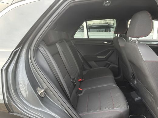 Volkswagen T-Roc 1.5 TSI Sport 2x R-Line | Parkeer Camera | Adaptieve Cruise | Navi ActivLease financial lease