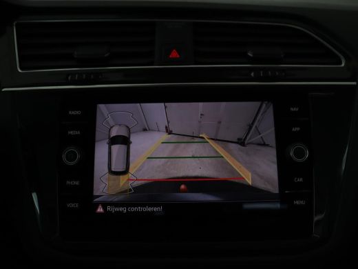 Volkswagen Tiguan 1.5 TSI Life Business | Panoramadak | Trekhaak | Camera | Virtual Cockpit | Park Assist | Adaptiv... ActivLease financial lease