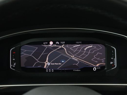 Volkswagen Tiguan 1.5 TSI Life Business | Panoramadak | Trekhaak | Camera | Virtual Cockpit | Park Assist | Adaptiv... ActivLease financial lease