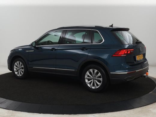 Volkswagen Tiguan 1.5 TSI Life Business | Panoramadak | Trekhaak | Camera | Virtual Cockpit | Park Assist | Adaptiv... ActivLease financial lease