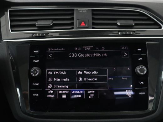 Volkswagen Tiguan 1.5 TSI Life Business | Panoramadak | Trekhaak | Camera | Virtual Cockpit | Park Assist | Adaptiv... ActivLease financial lease