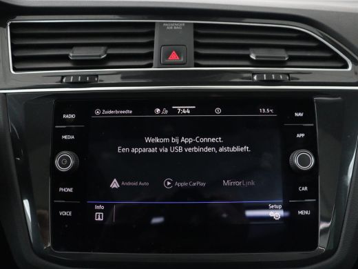 Volkswagen Tiguan 1.5 TSI Life Business | Panoramadak | Trekhaak | Camera | Virtual Cockpit | Park Assist | Adaptiv... ActivLease financial lease