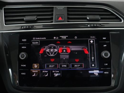 Volkswagen Tiguan 1.5 TSI Life Business | Panoramadak | Trekhaak | Camera | Virtual Cockpit | Park Assist | Adaptiv... ActivLease financial lease