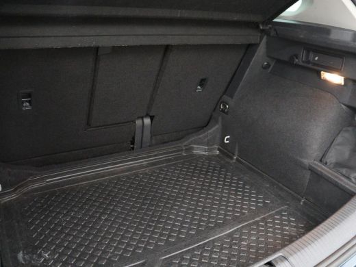 Volkswagen Tiguan 1.5 TSI Life Business | Panoramadak | Trekhaak | Camera | Virtual Cockpit | Park Assist | Adaptiv... ActivLease financial lease