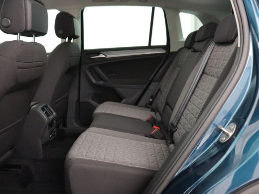 Volkswagen Tiguan 1.5 TSI Life Business | Panoramadak | Trekhaak | Camera | Virtual Cockpit | Park Assist | Adaptiv... ActivLease financial lease