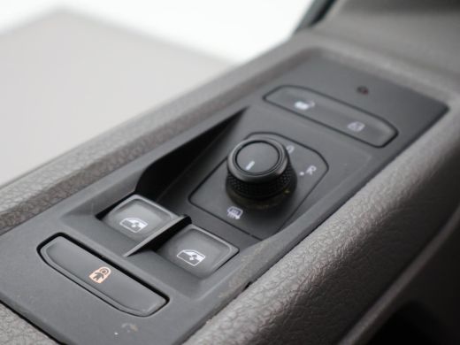 Volkswagen Transporter T6.1 2.0 TDI DUBBEL CABINE L2H1 + COMFORTSTOELEN | TREKHAAK | APPLE CARPLAY | CRUISE CONTROL ActivLease financial lease