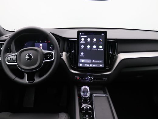 Volvo  XC60 2.0 T6 Plug-in hybrid AWD Plus Black Edition Pano-Schuifdak, Trekhaak, 21" LM Velgen, 360gr. Came... ActivLease financial lease