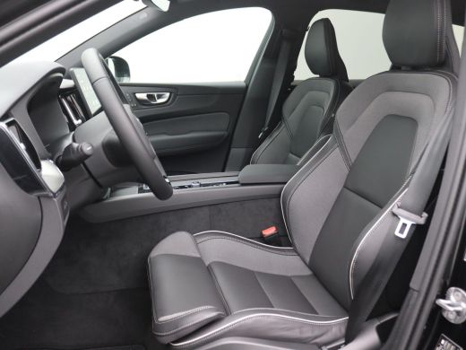 Volvo  XC60 2.0 T6 Plug-in hybrid AWD Plus Black Edition Pano-Schuifdak, Trekhaak, 21" LM Velgen, 360gr. Came... ActivLease financial lease