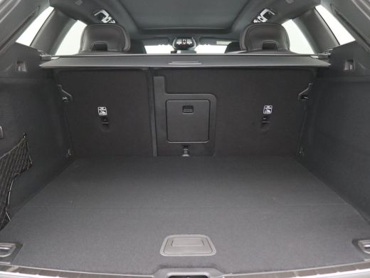 Volvo  XC60 2.0 T6 Plug-in hybrid AWD Plus Black Edition Pano-Schuifdak, Trekhaak, 21" LM Velgen, 360gr. Came... ActivLease financial lease