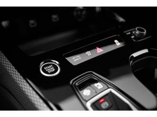 Audi A5 Avant 2.0 e-hybrid quattro S edition | Leder | 360 camera | Passenger Display | Stoelverwarming | ActivLease financial lease