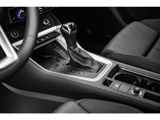 Audi Q3 35 TFSI Pro Line Trekhaak | Stoelverwarming | Parkeersensoren voor + achter | ActivLease financial lease