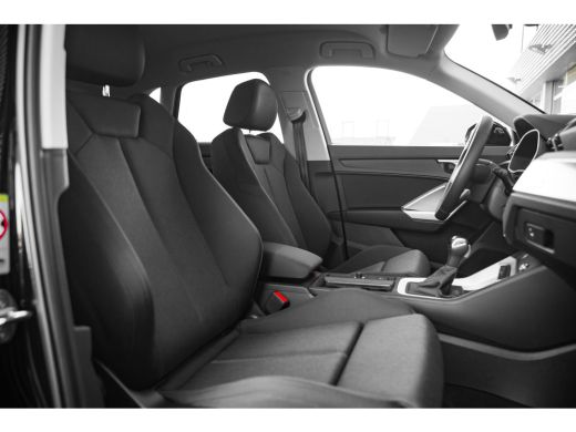 Audi Q3 35 TFSI Pro Line Trekhaak | Stoelverwarming | Parkeersensoren voor + achter | ActivLease financial lease